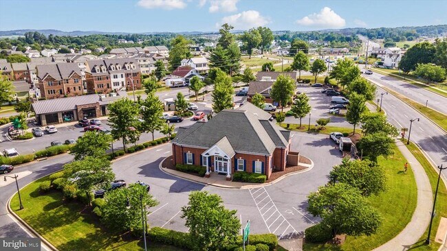 Building Photo - 3635 Stone Barn Dr