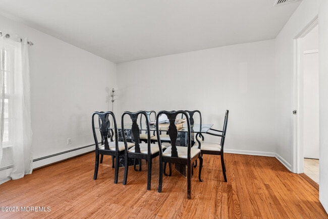 Building Photo - 404 Brookside Ave