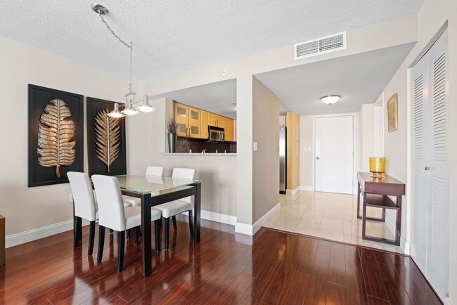 Building Photo - Brickell Avenue Water View