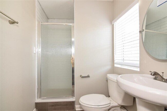 Building Photo - 5224 Puritan Ave