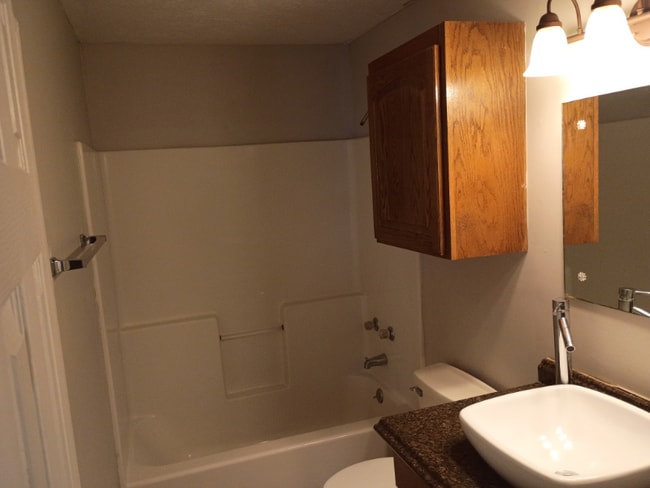 Building Photo - 1317 Fernwood Dr