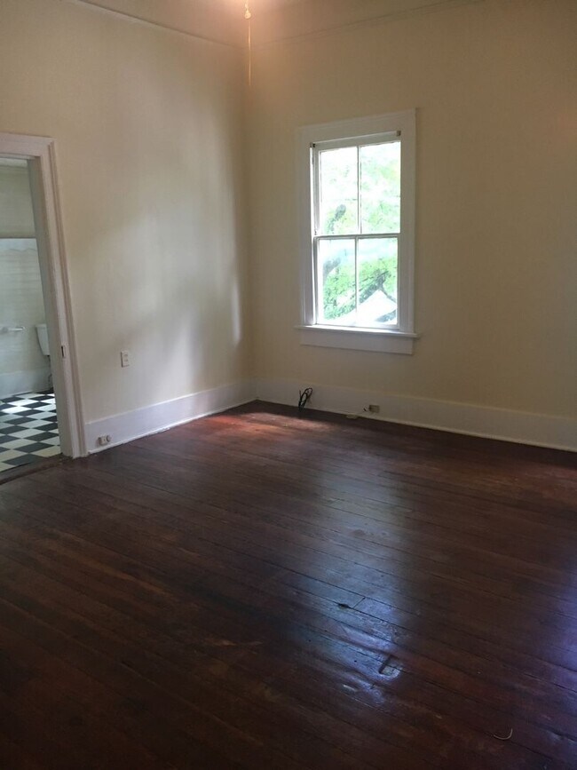 Building Photo - S. 7th Street 121