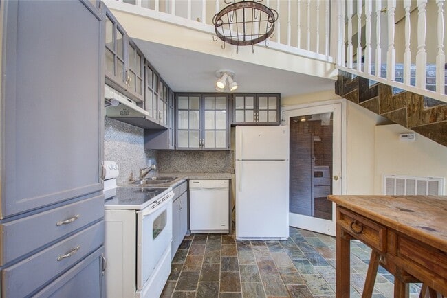 Building Photo - 5313 Palmetto St