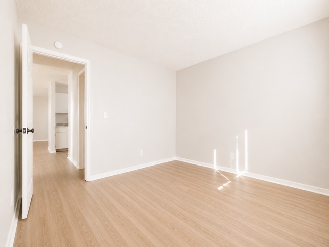 Building Photo - 1835 Zebulon Dr