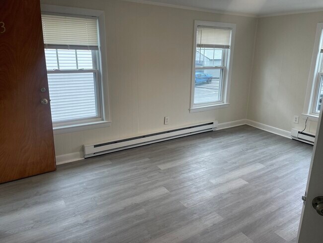 Building Photo - 8 Lothrop St