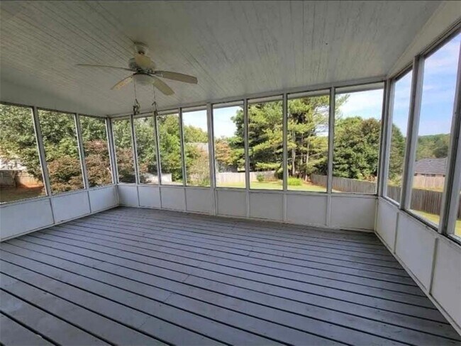 Building Photo - 2675 Wyndham Pl Dr NW