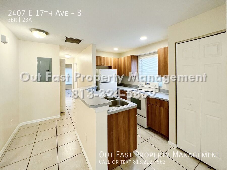 Building Photo - 2407 E 17th Ave