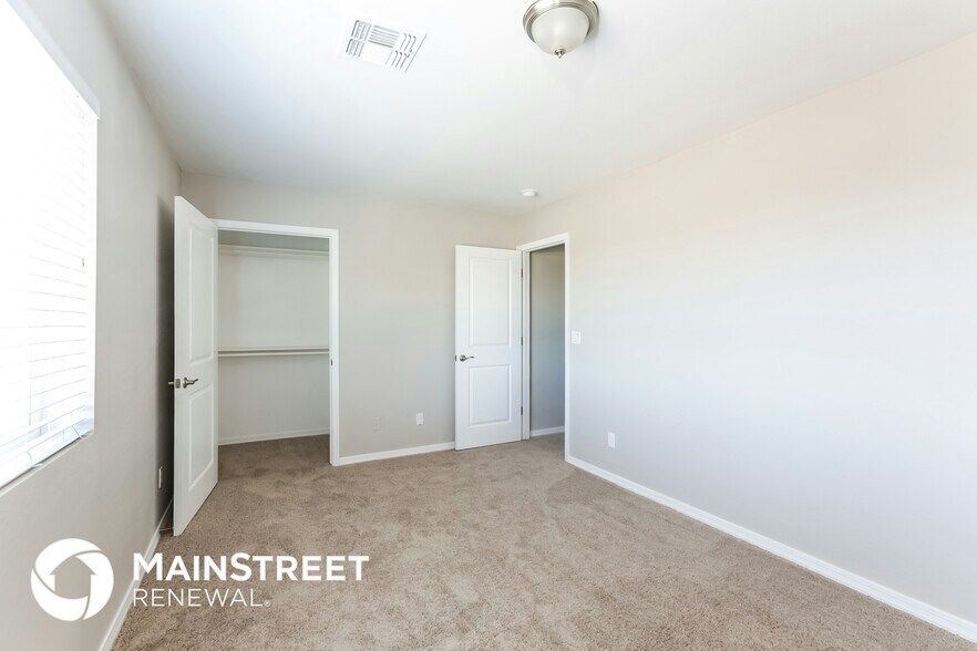 Building Photo - 2000 N 36th St