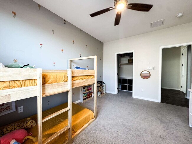 Building Photo - "Spacious 4-Bedroom, 2.5-Bathroom Home in Mesa del Sol!"
