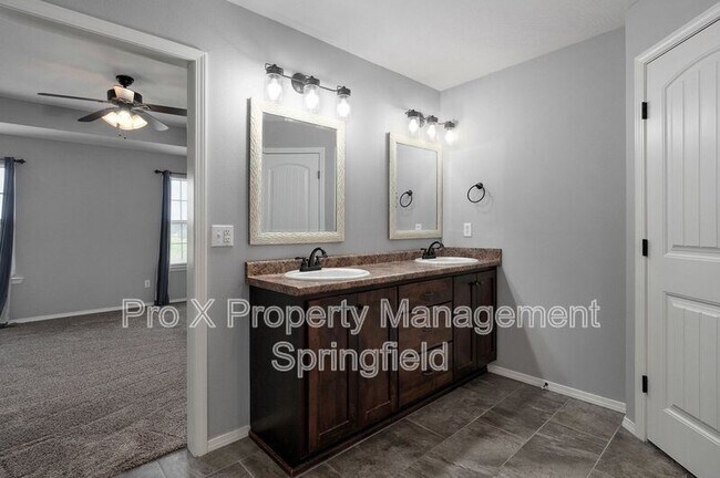 Building Photo - 1503 E Fairwind