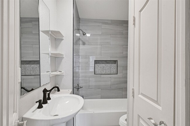 Building Photo - 8005 Wiggins St