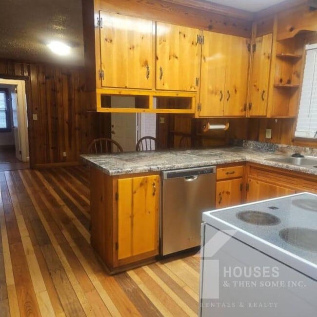 Building Photo - 813 Fox Squirrel Ridge Rd