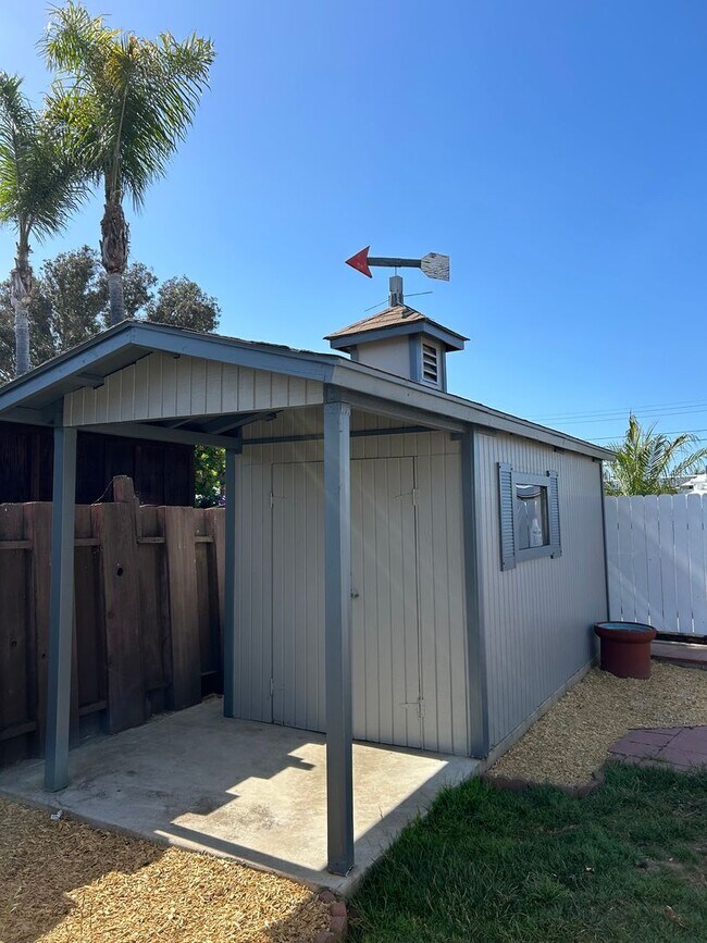 Building Photo - 4 BR/2 BA House