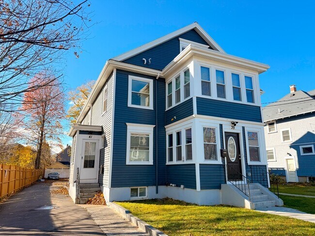 Building Photo - 41 Pond St