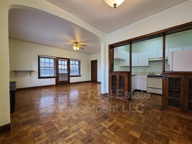 Building Photo - 963 Logan St