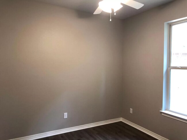 Building Photo - 2911 Meadow Brook Trl