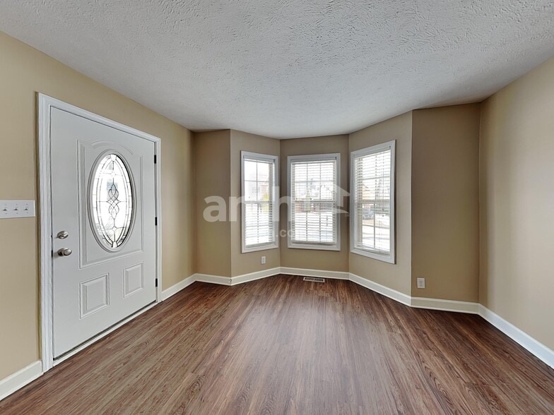 Building Photo - 1116 Chinook Cir