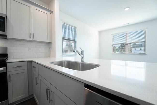 Building Photo - 370 Freestall Dr