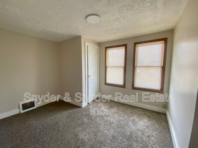 Building Photo - 93 Jewett St