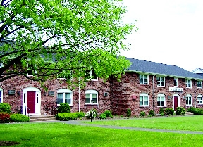 Building Photo - Williamsburg Apartments