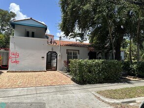Building Photo - 7534 NE 6th Ct
