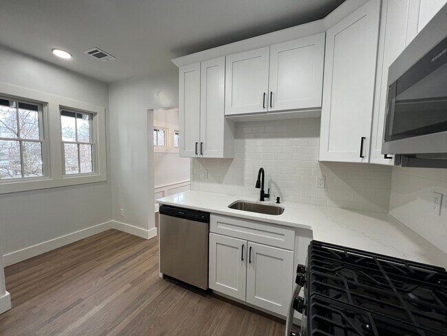 Building Photo - 45 Fairfield St