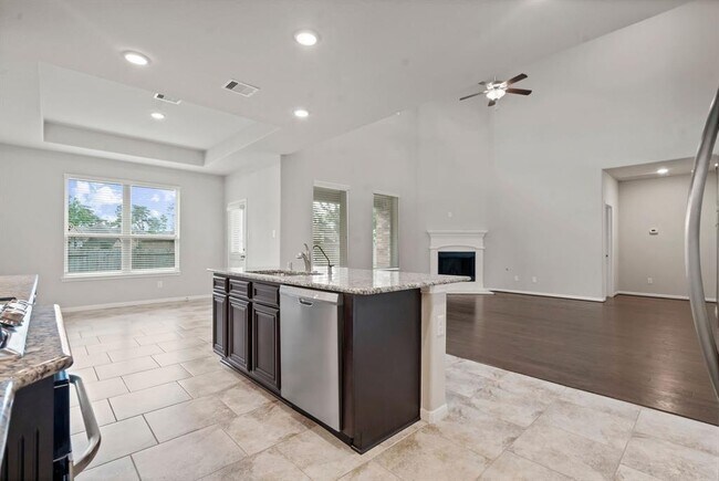 Building Photo - 14108 N Crater Lake Trail