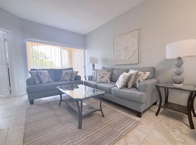 Building Photo - 2080 Greenview Shores Blvd