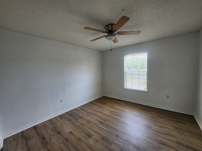 Building Photo - Overland Park - Spacious - NAS Jacksonville