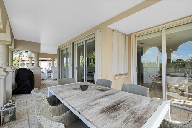 Building Photo - 19237 Fisher Island Dr