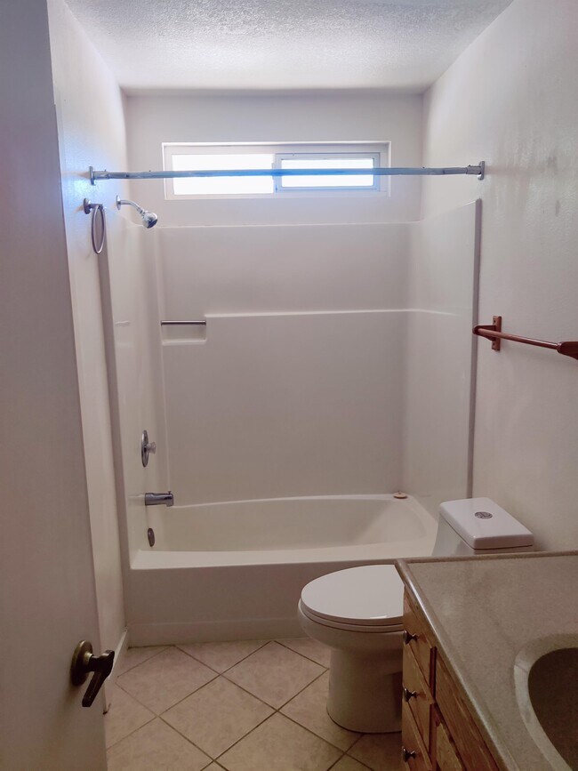 Building Photo - 18589 Lake Forest Dr