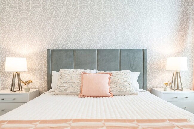 Building Photo - 4246 Paragraph Dr