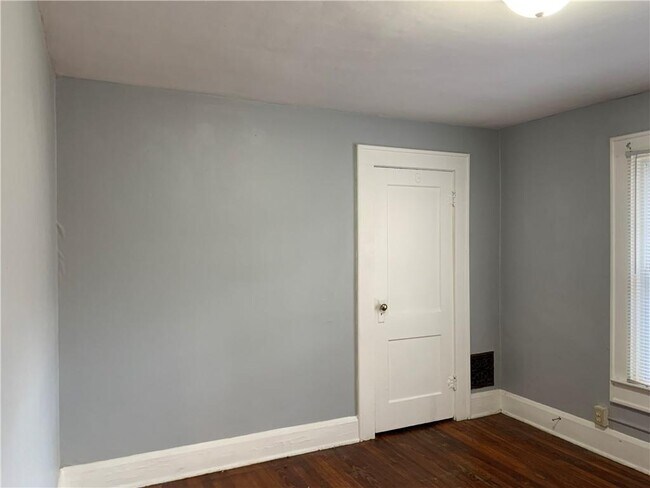 Building Photo - 3847 Carrollton Ave