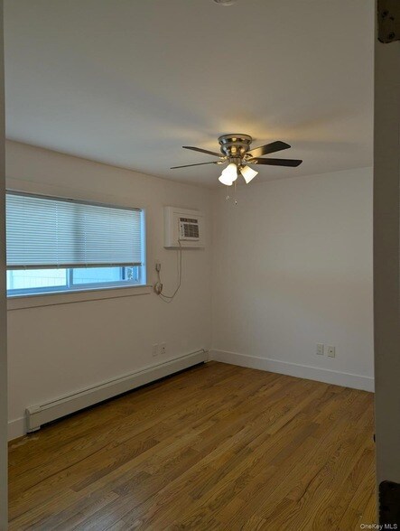 Building Photo - 1735 N Gardiner Dr