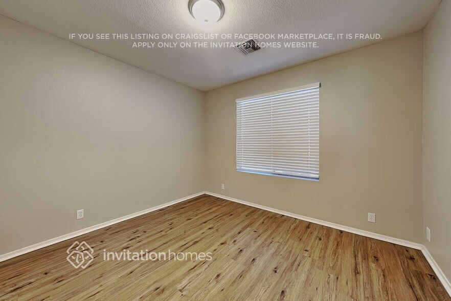 Building Photo - 11007 N 59th Dr