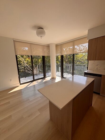 Primary Photo - 2596 NE 182nd Ter