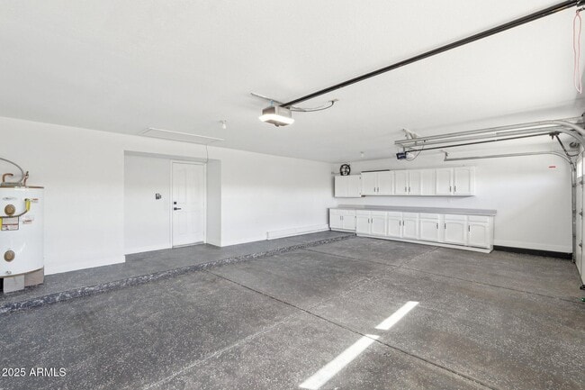 Building Photo - 5704 E Estrid Ave