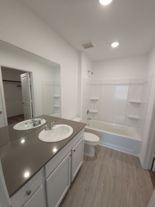 Building Photo - Mission Del Lago- South of San Antonio, Tx