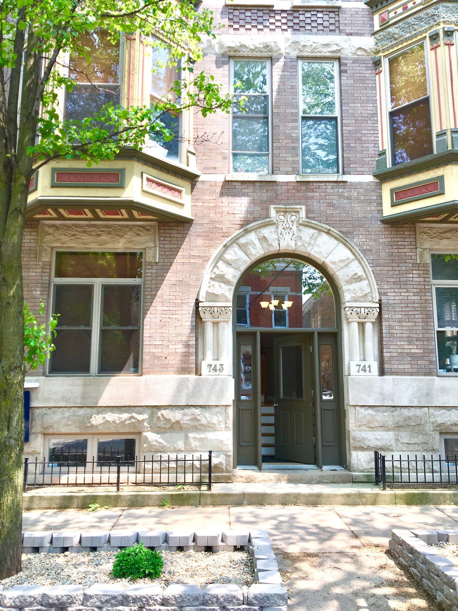 1st Floor Duplex - 743 N Wolcott Ave