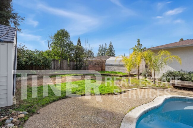 Building Photo - Rare Gem in Lake Natoma Heights! - Tier 1