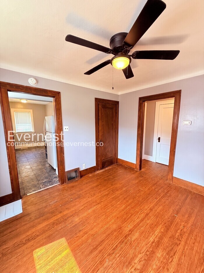 Building Photo - 1803 Talbot St