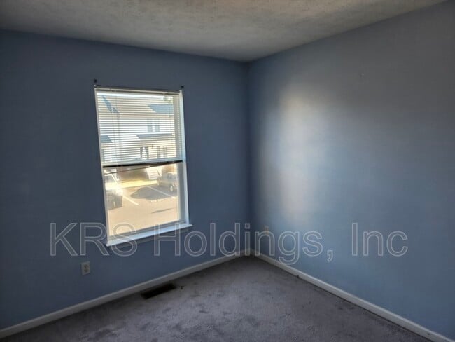 Building Photo - 1210 Victorian Village Dr