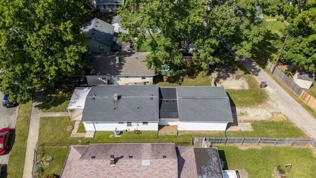 Building Photo - 4109 Weaver Ave