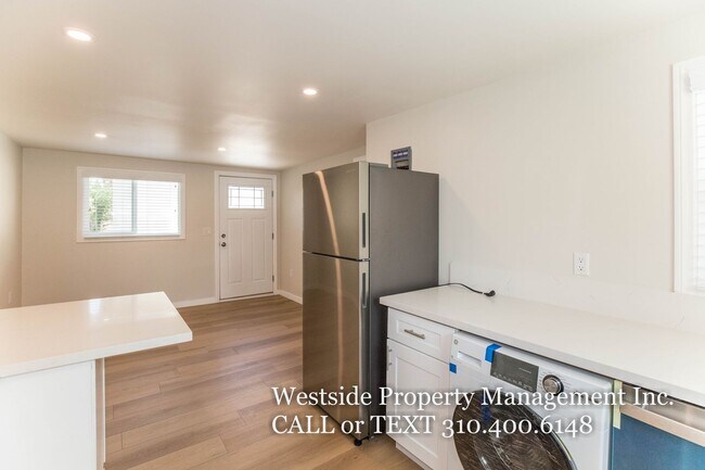 Building Photo - 316 Ximeno Ave