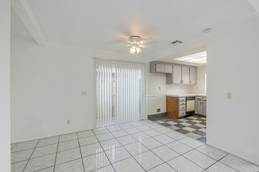 Building Photo - 38659 Angele Trumpet Ct