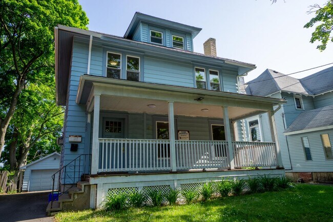 Building Photo - 1335 Madison St