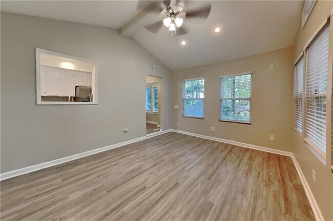 Building Photo - 3929 Lookout Point Dr