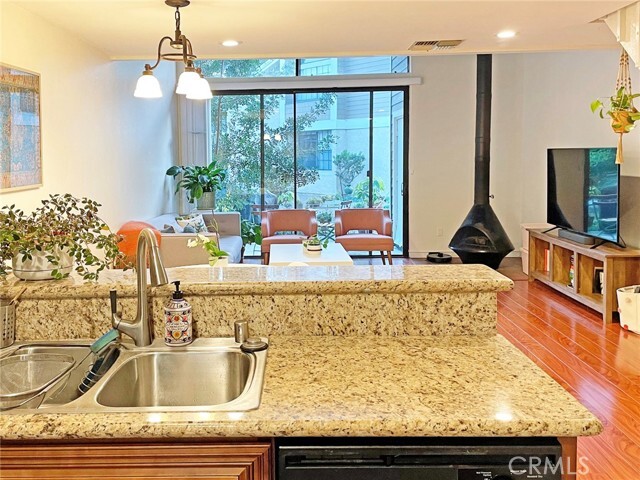 Building Photo - 209 Pineview