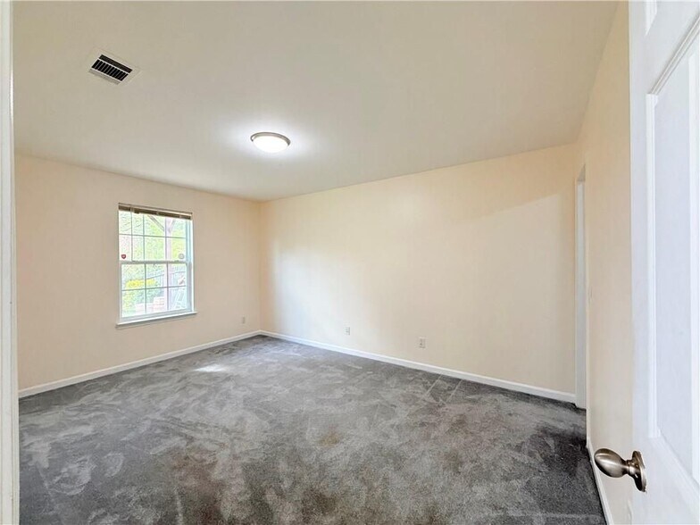 Building Photo - 893 Hawthorn Ln