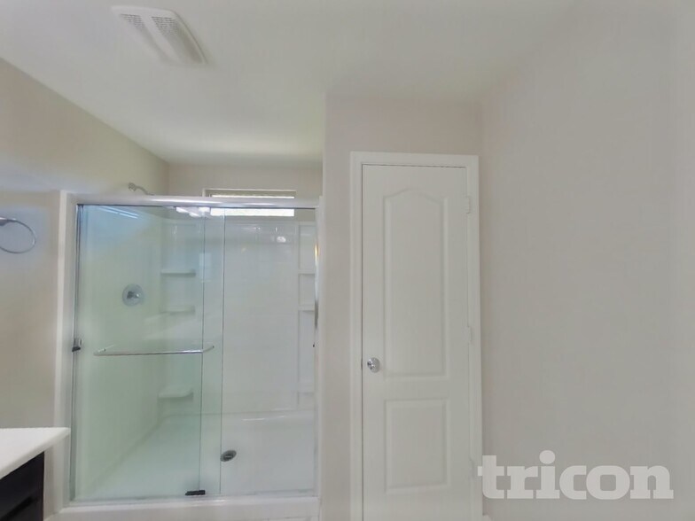 Building Photo - 3360 W Hayduk Rd